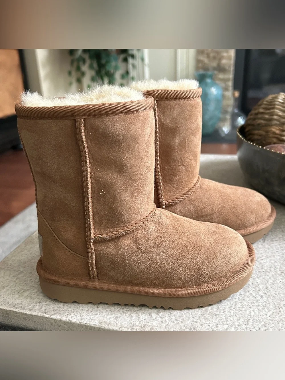 New UGG CLASSIC II Toddler sz 10 Chestnut 1017703T